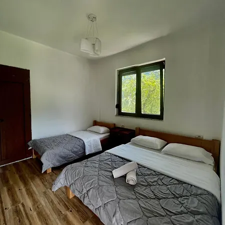 Bed & Breakfast Lazer Cardaku Valbone