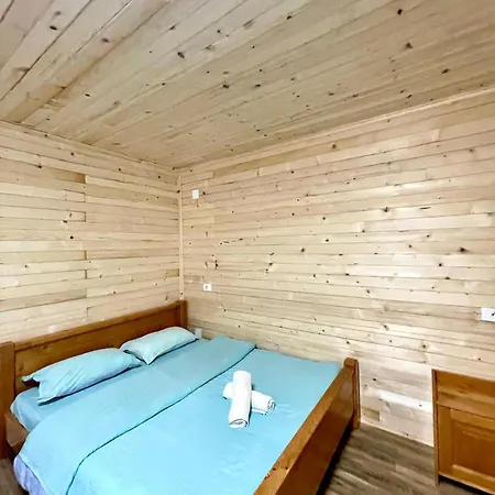 Lazer Cardaku Bed & Breakfast *