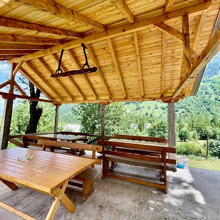 Lazer Cardaku Bed & Breakfast Valbone