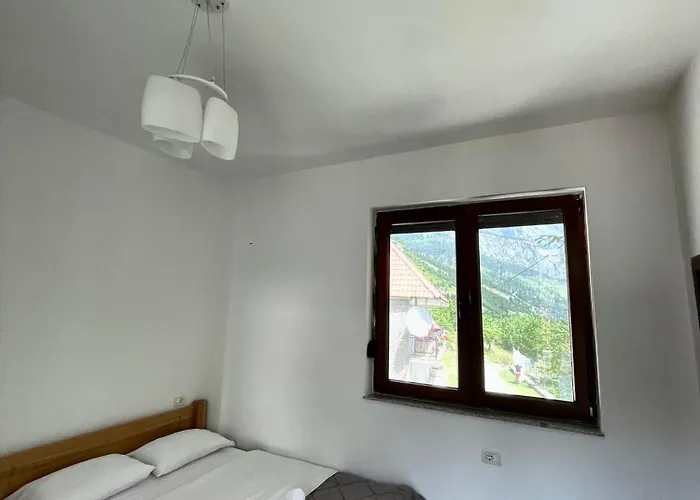 Lazer Cardaku B&B 3*